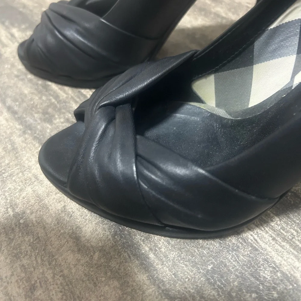 Burberry Black Leather Heels - Picture 6 of 13
